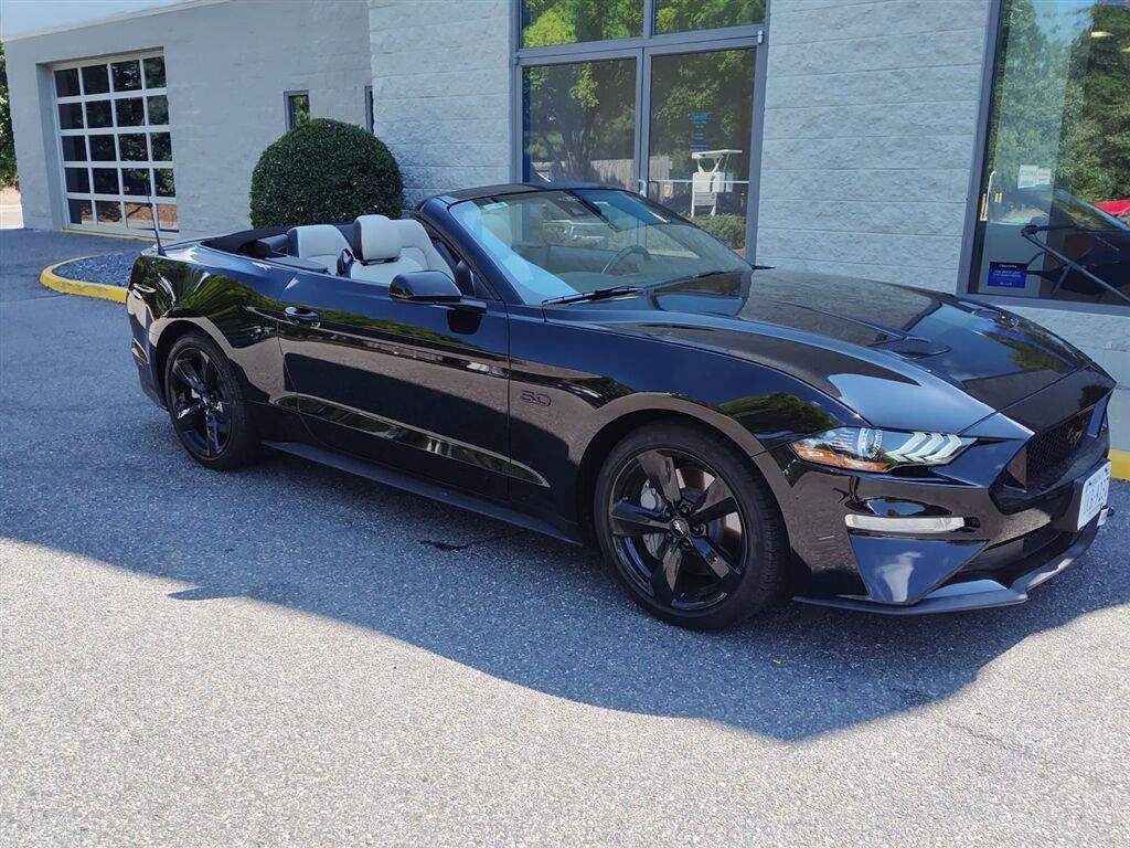 Certified 2021 Ford Mustang GT Premium w/ Black Accent Package RWD image 2