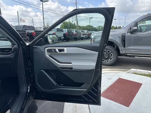 Certified 2023 Ford Explorer XLT w/ Equipment Group 202A AWD/4WD image 14