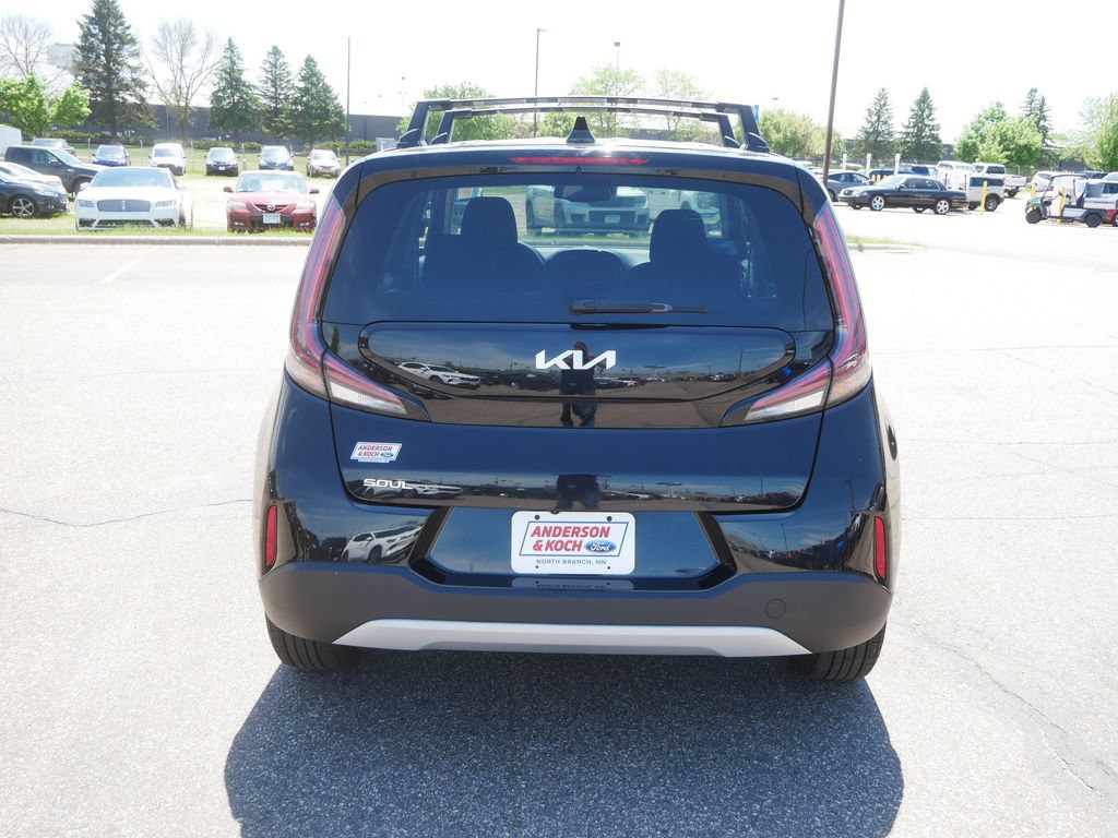 Used 2023 Kia Soul S FWD image 7