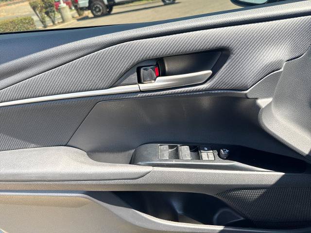 Used 2025 Toyota Camry SE FWD image 10