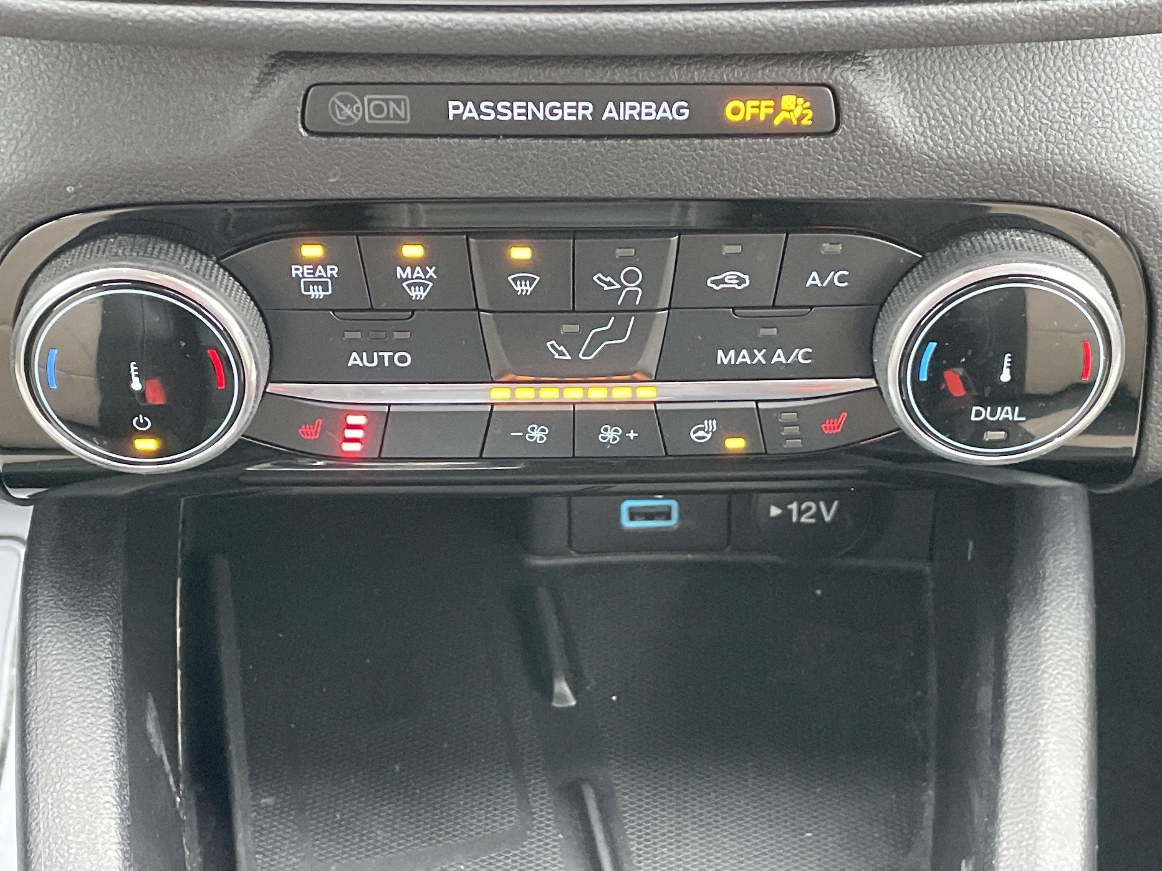 Certified 2022 Ford Escape Titanium w/ Titanium Elite Package image 33