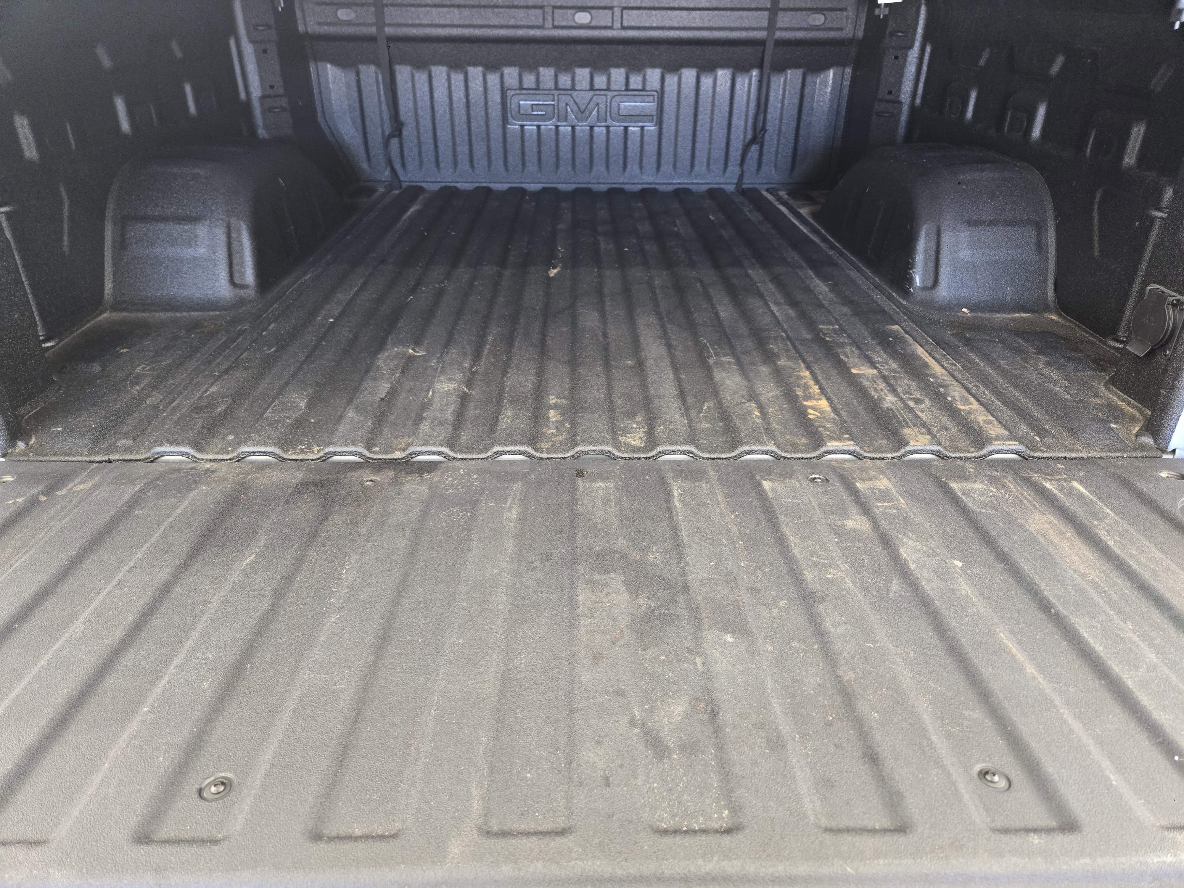 Used 2025 GMC Sierra 1500 Elevation w/ Elevation Premium Package image 28