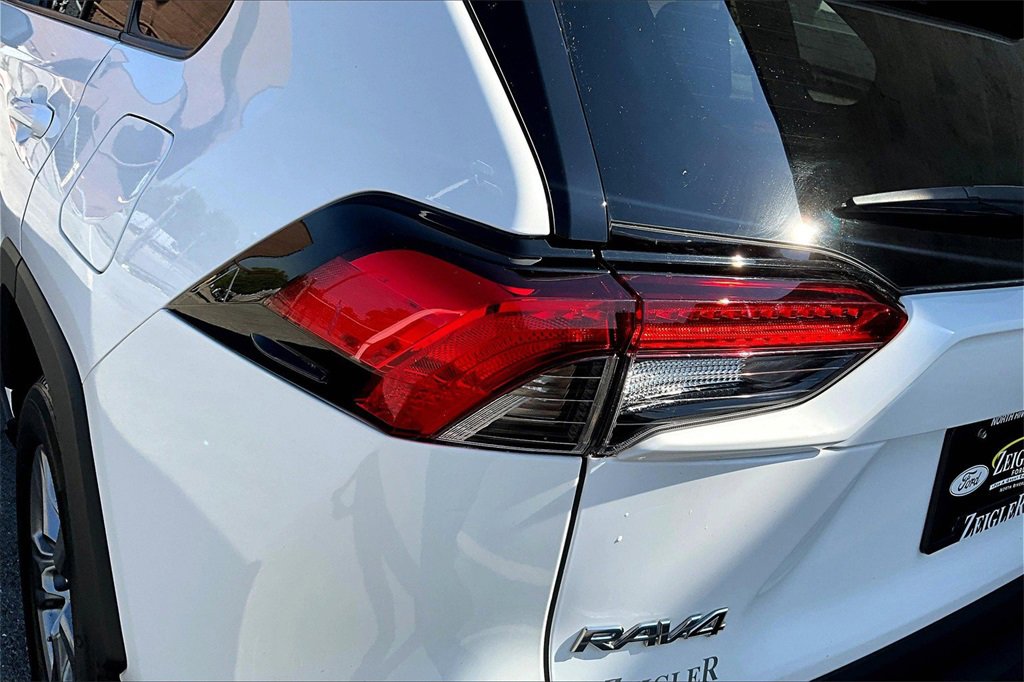 Used 2024 Toyota RAV4 LE image 28