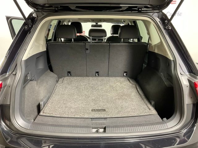 Used 2020 Volkswagen Tiguan SE w/ Panoramic Sunroof Package image 11