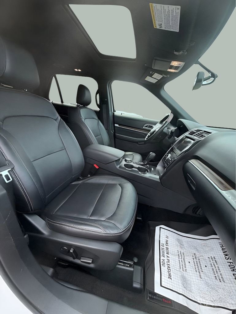 Certified 2019 Ford Explorer Limited w/ Class III Trailer Tow Package AWD/4WD image 16
