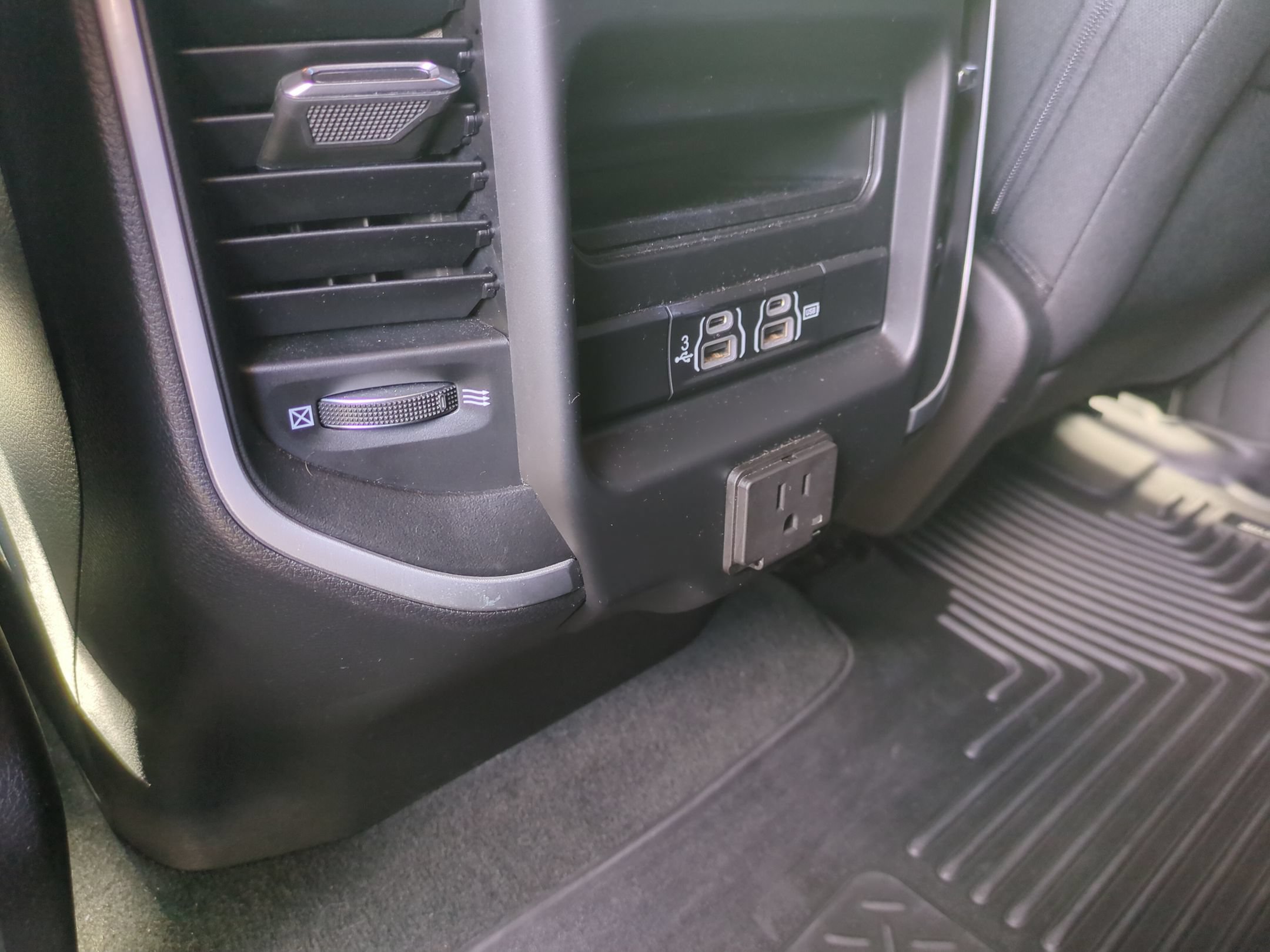 Used 2020 RAM 1500 Big Horn RWD image 28
