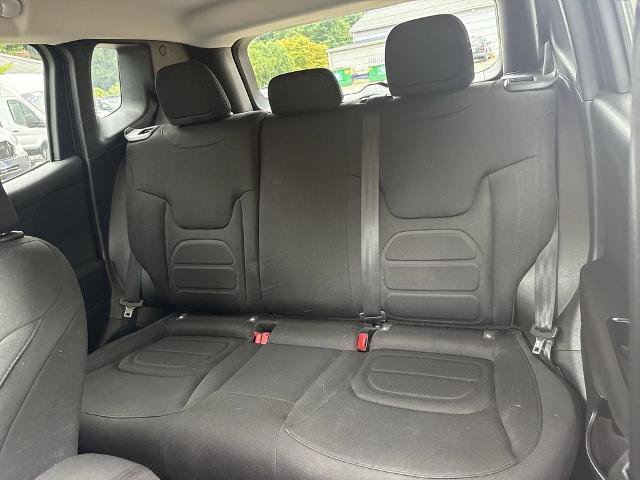 Used 2018 Jeep Renegade Latitude AWD/4WD image 21