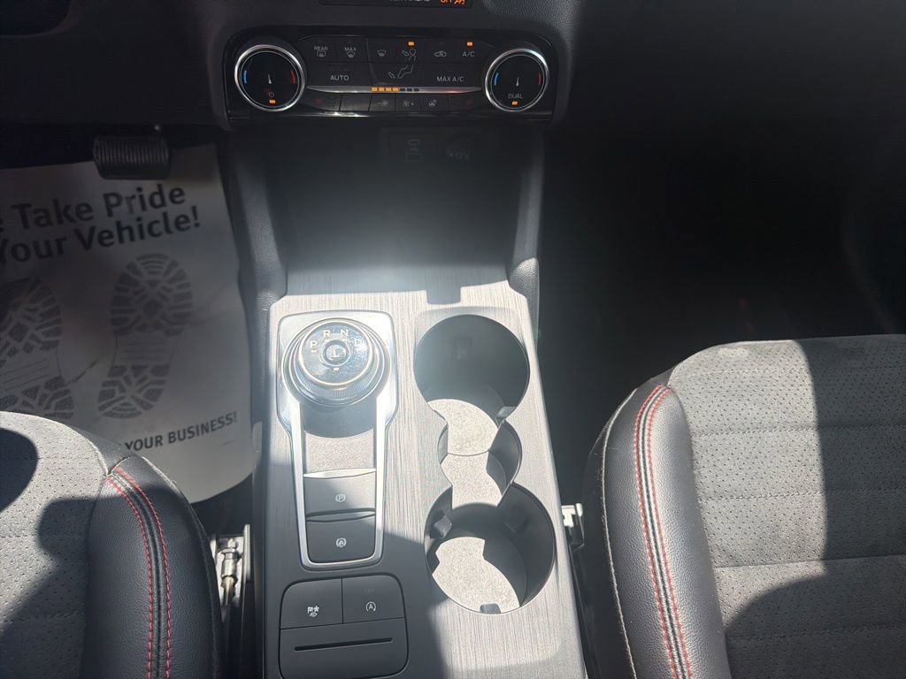 Certified 2022 Ford Escape SEL w/ SEL Stealth AWD Package image 28