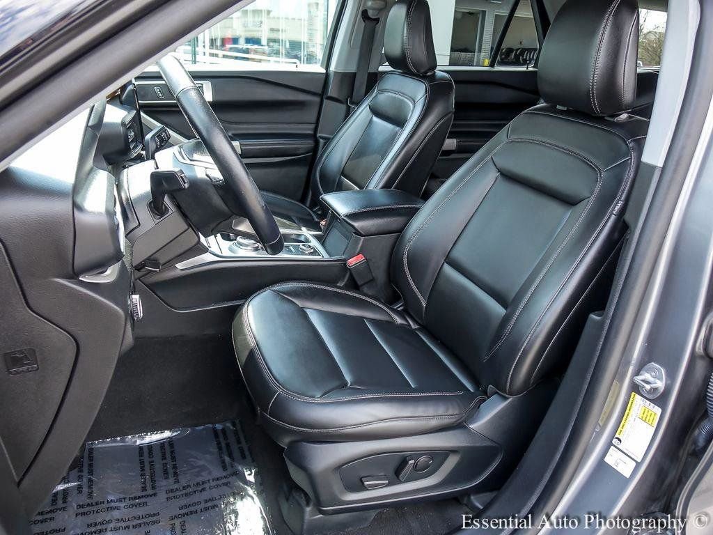 Certified 2023 Ford Explorer XLT w/ Equipment Group 202A image 9
