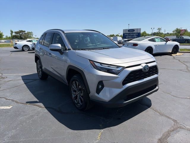 Used 2023 Toyota RAV4 XLE Premium AWD/4WD image 7