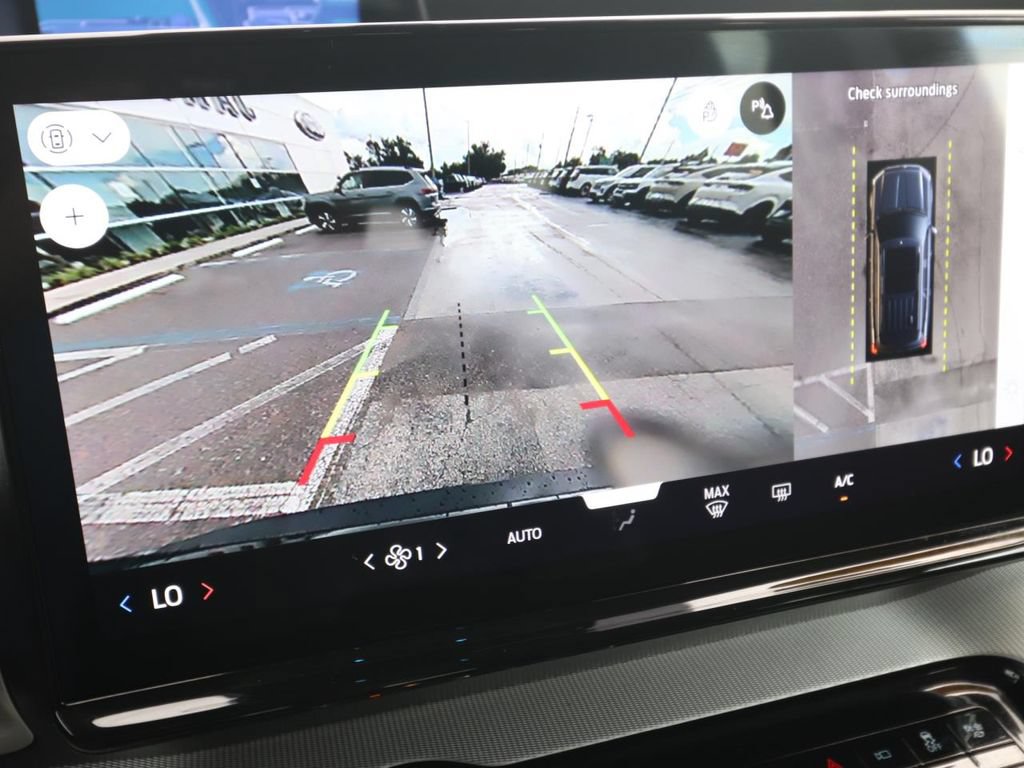 Certified 2025 Ford Expedition Active RWD image 4
