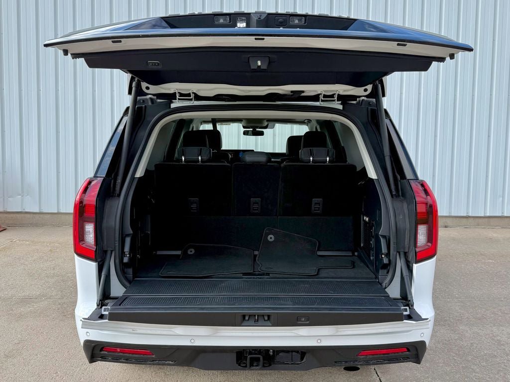 Certified 2025 Ford Expedition Active AWD/4WD image 17