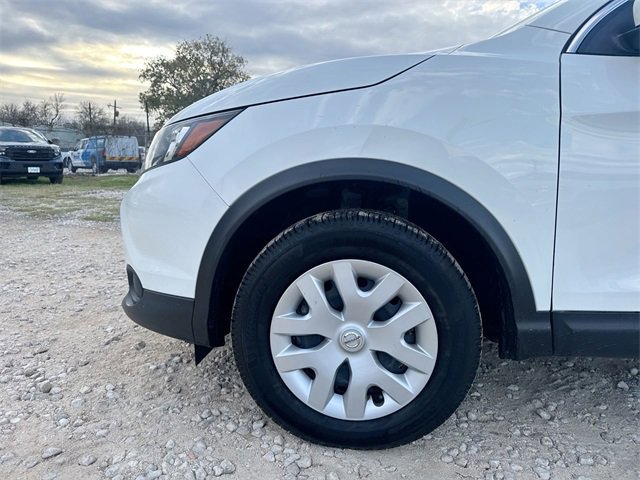 Used 2018 Nissan Rogue Sport S image 23