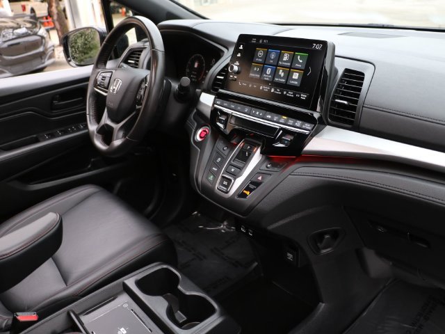 Used 2025 Honda Odyssey Sport-L image 12