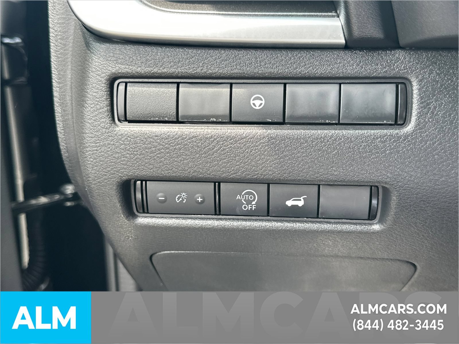 Used 2025 Nissan Rogue SV FWD image 37