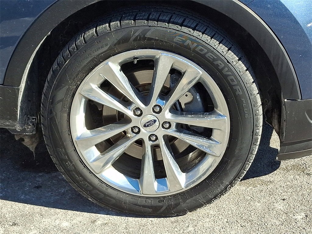 Certified 2019 Ford Explorer XLT w/ Equipment Group 202A image 8