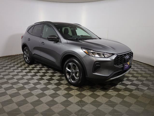 Certified 2025 Ford Escape ST-Line w/ Tech Pack #1 AWD/4WD image 4