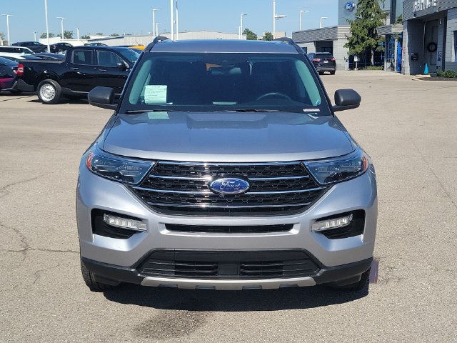 Certified 2022 Ford Explorer XLT w/ Equipment Group 202A AWD/4WD image 8