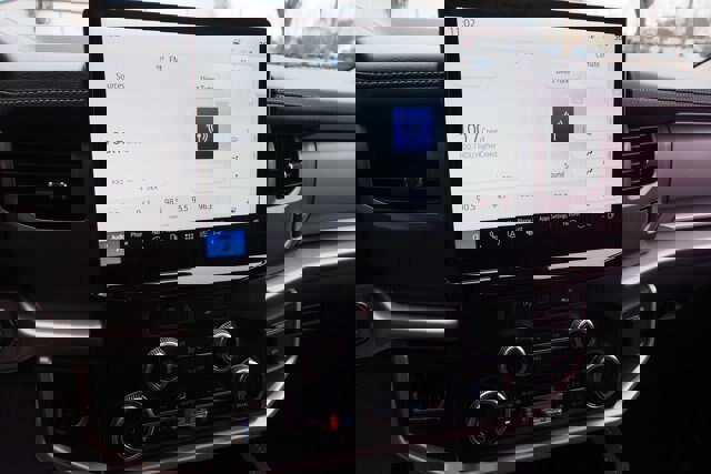 Certified 2024 Ford Expedition XLT image 31