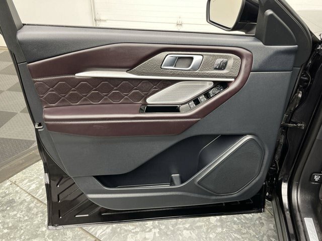 Certified 2025 Ford Explorer Platinum w/ Ultimate Package AWD/4WD image 8