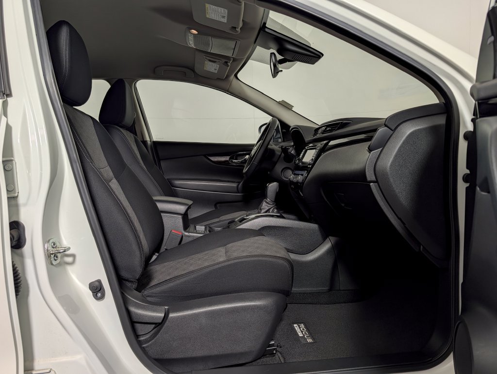 Used 2021 Nissan Rogue Sport SV FWD image 12