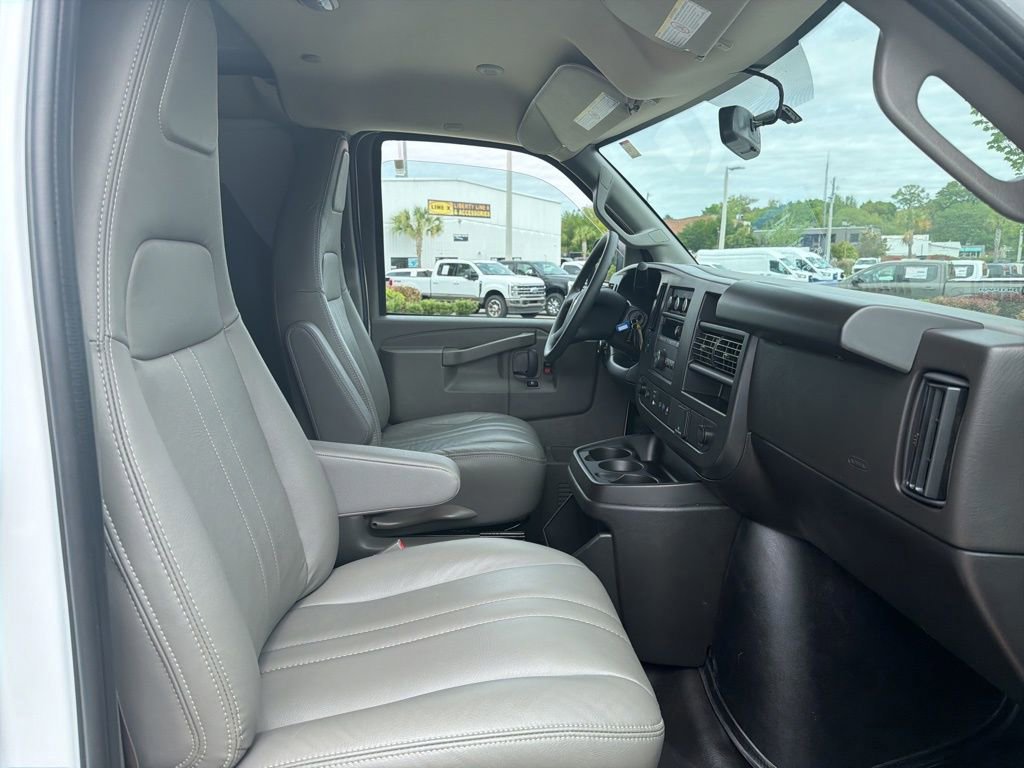 Used 2026 Chevrolet Express 2500 Extended w/ Driver Convenience Package image 27