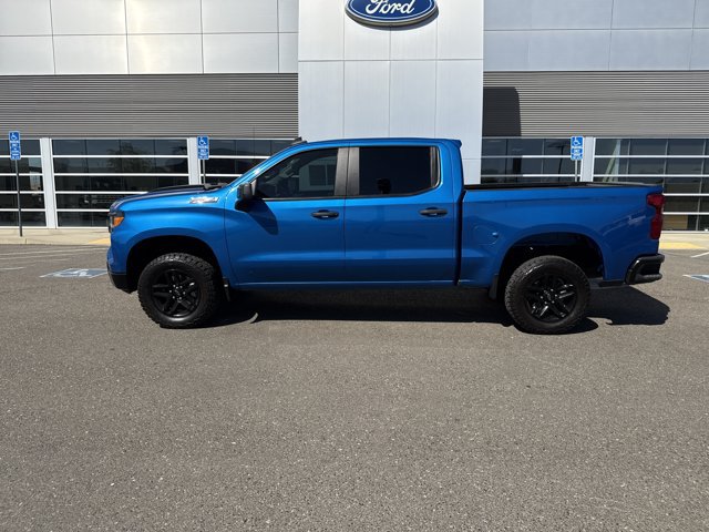 Used 2024 Chevrolet Silverado 1500 Custom Trail Boss AWD/4WD image 2