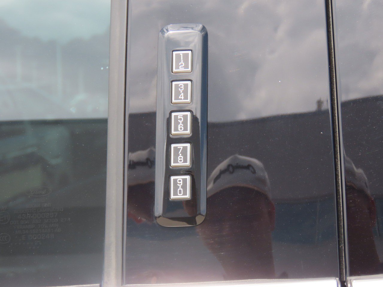 Certified 2021 Ford F150 Lariat AWD/4WD image 19
