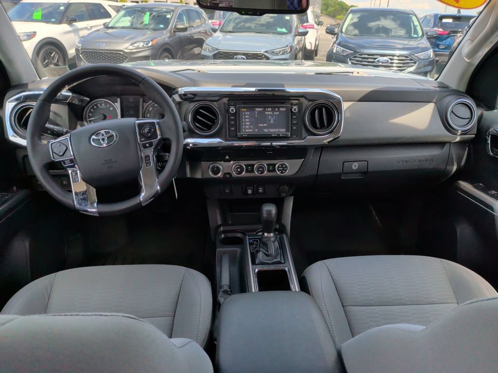 Used 2019 Toyota Tacoma SR5 AWD/4WD image 2