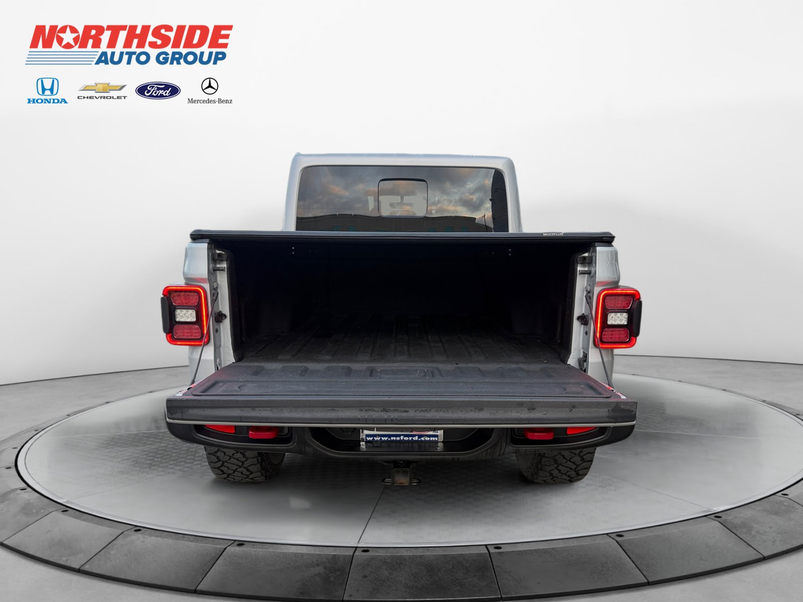 Used 2022 Jeep Gladiator Rubicon w/ LED Lighting Group AWD/4WD image 19