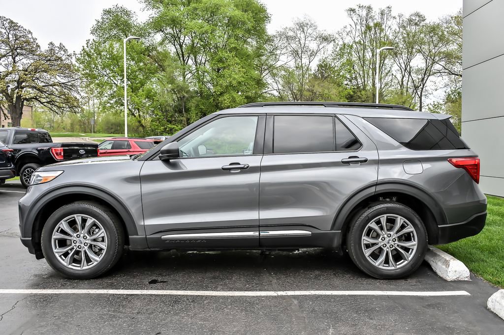 Certified 2023 Ford Explorer XLT w/ Equipment Group 202A AWD/4WD image 7