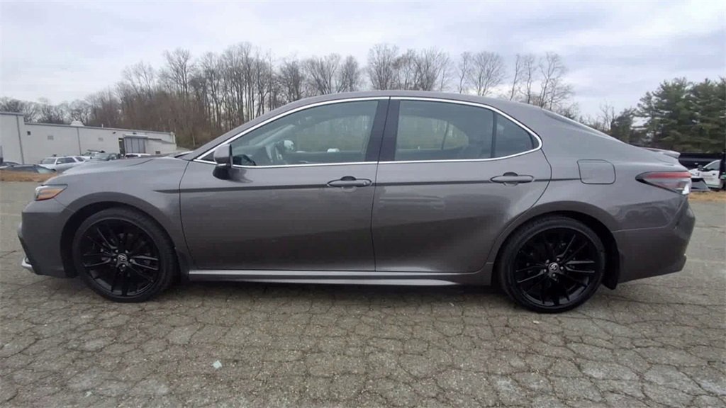 Used 2021 Toyota Camry XSE image 5