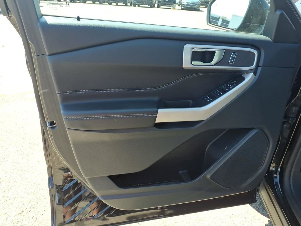 Certified 2024 Ford Explorer XLT AWD/4WD image 13