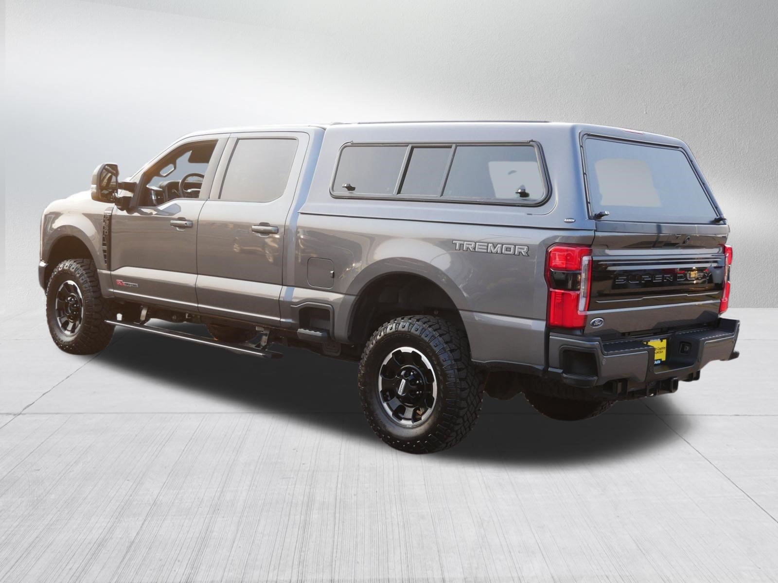 Certified 2025 Ford F350 Platinum w/ Tremor Off-Road Package AWD/4WD image 5