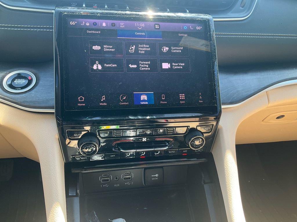 Used 2025 Jeep Grand Cherokee L Limited w/ Luxury Tech Group II image 23