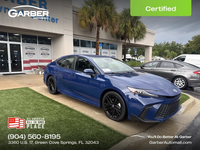 Used 2025 Toyota Camry SE FWD image 1