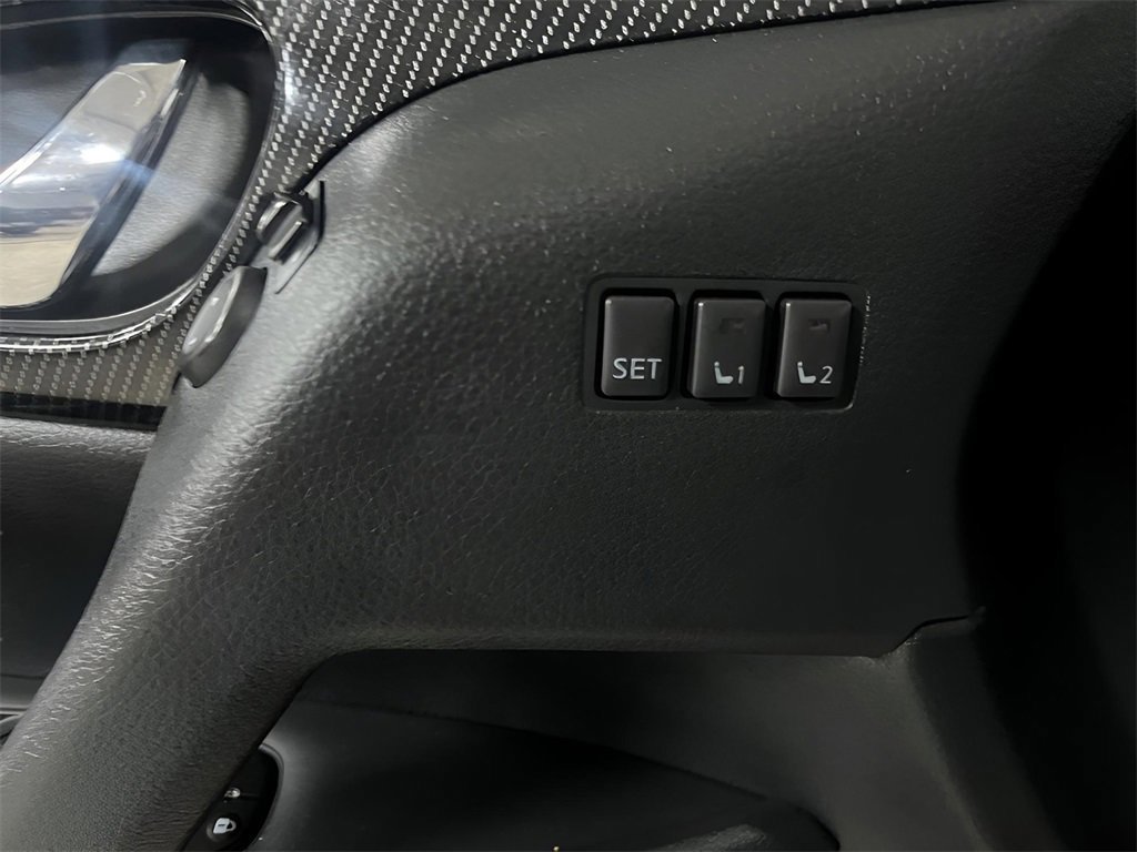 Used 2017 Nissan Rogue SL image 18