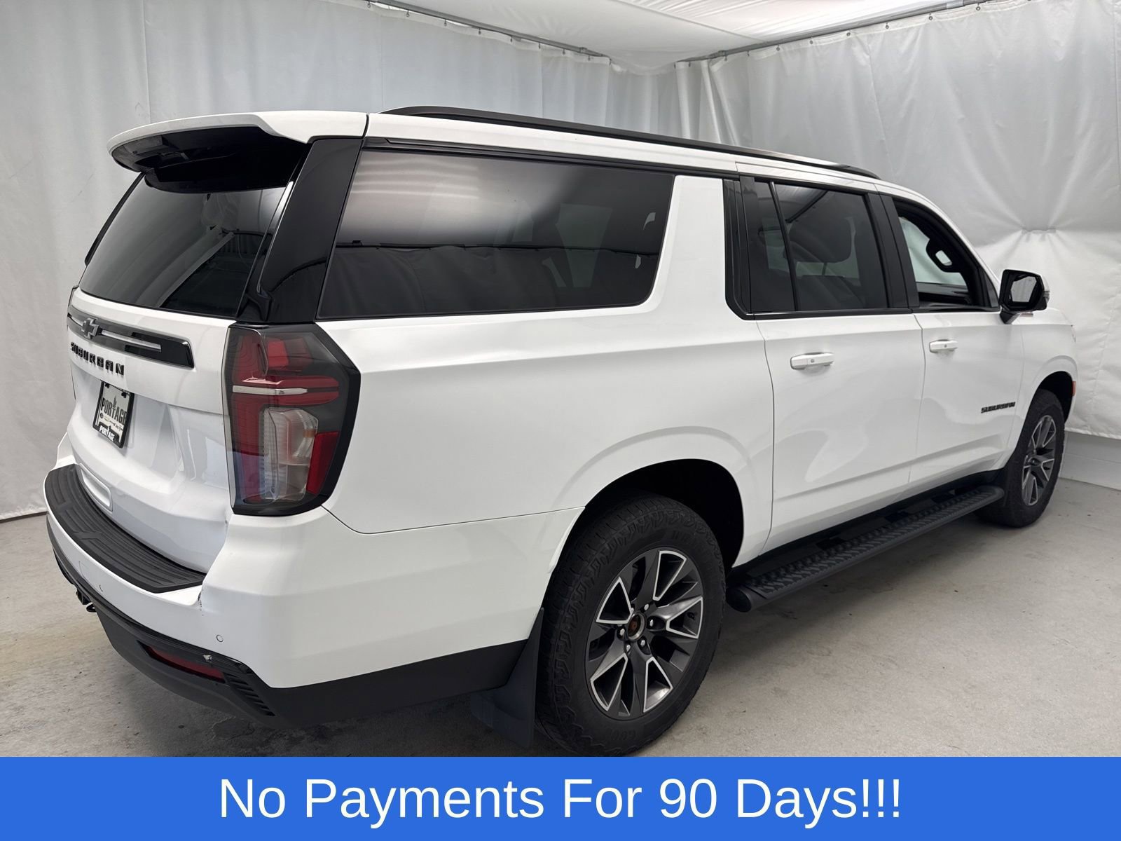 Used 2023 Chevrolet Suburban Z71 w/ Luxury Package image 2