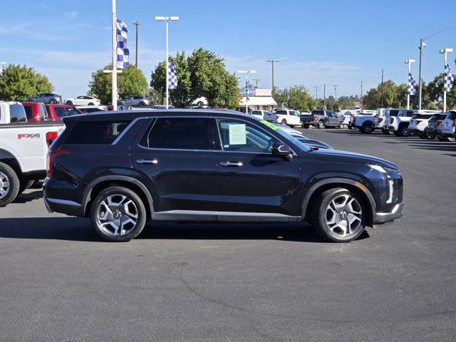 Used 2024 Hyundai Palisade SEL w/ Premium Package FWD image 3