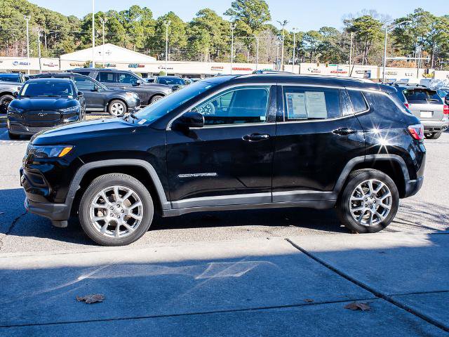 Used 2022 Jeep Compass Latitude image 3
