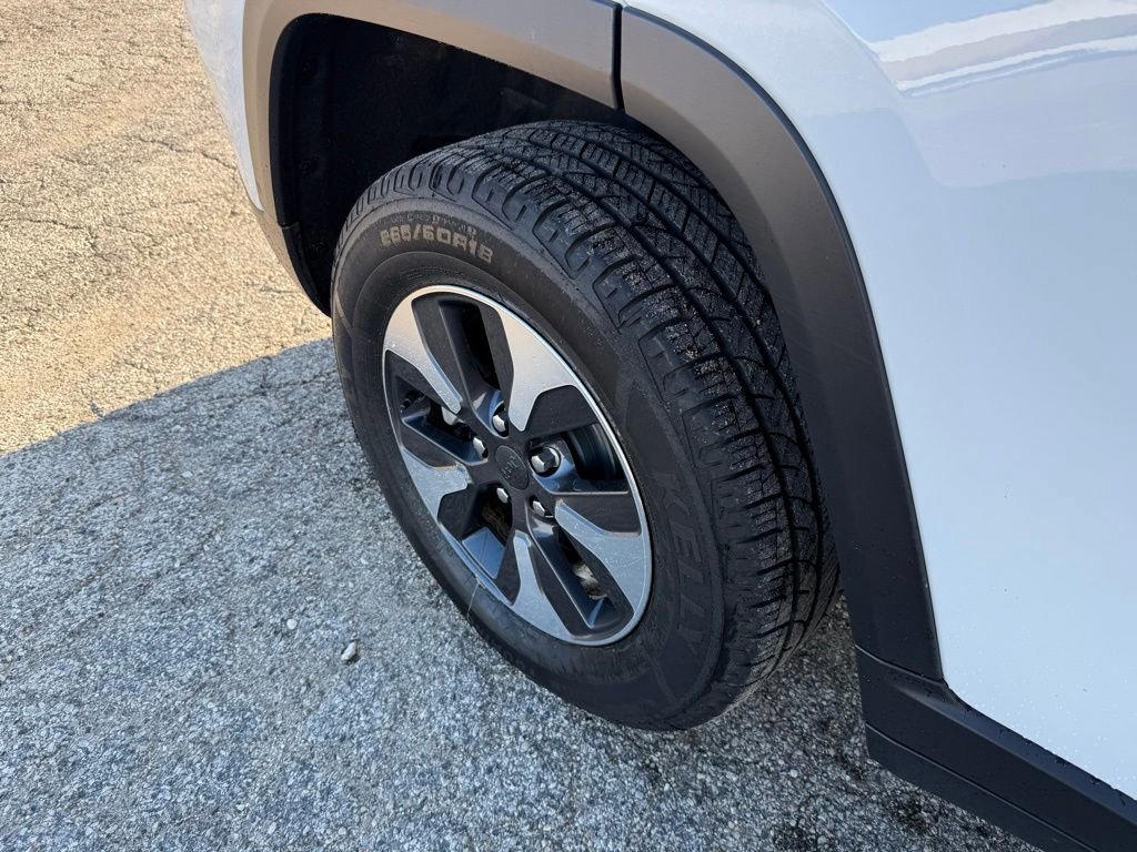 Used 2024 Jeep Grand Cherokee Limited 4xe image 12