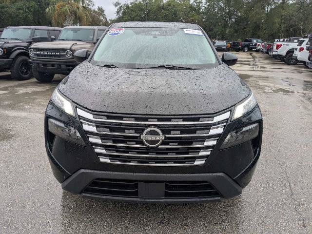 Used 2025 Nissan Rogue SV FWD image 9