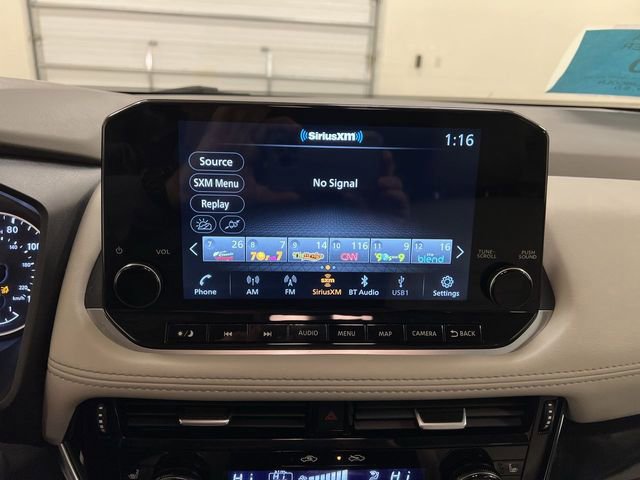 Used 2023 Nissan Rogue SL w/ SL Premium Package image 14