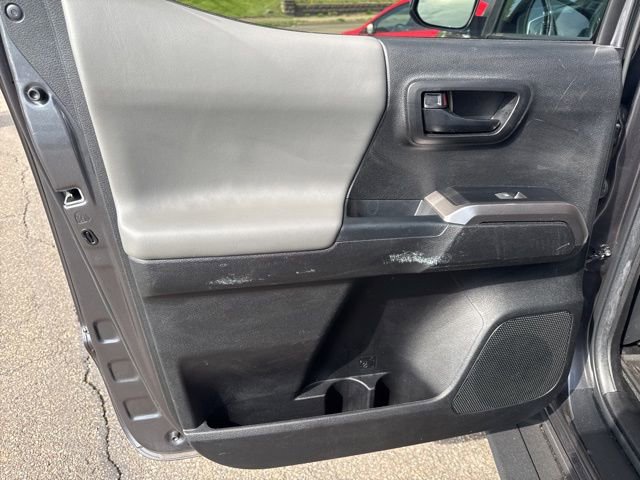Used 2023 Toyota Tacoma SR5 AWD/4WD image 38