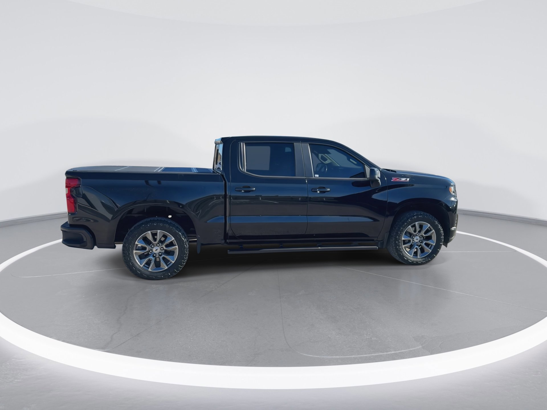 Used 2021 Chevrolet Silverado 1500 RST w/ Convenience Package II image 3