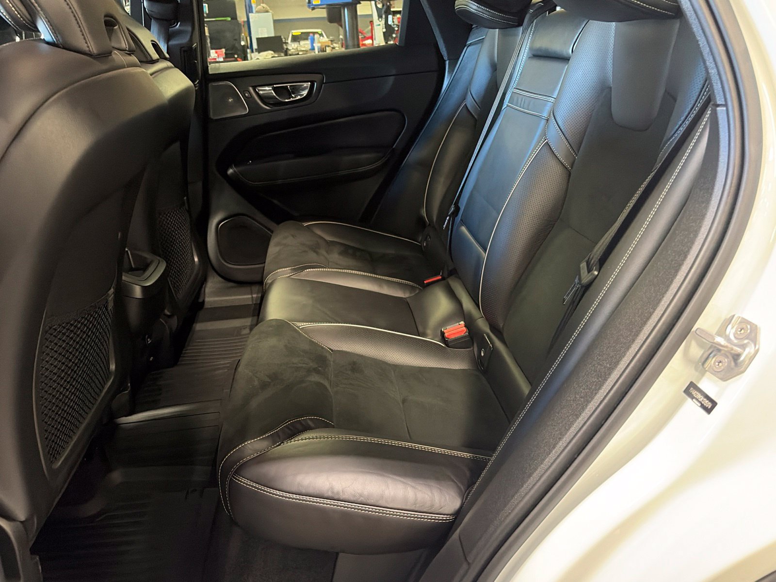 Used 2019 Volvo XC60 T6 R-Design w/ Protection Package Premier AWD/4WD image 21