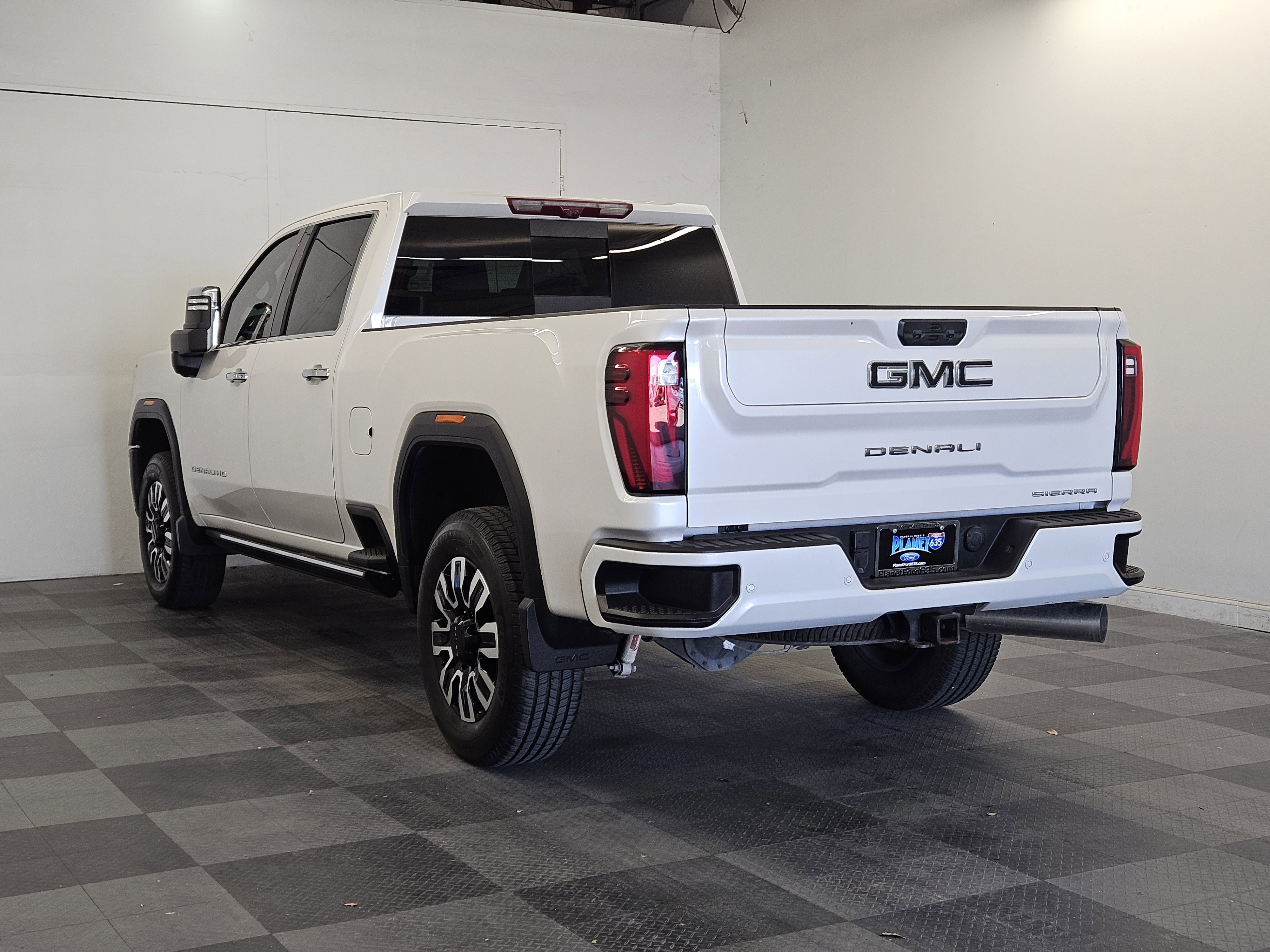 Used 2024 GMC Sierra 2500 Denali Ultimate image 2