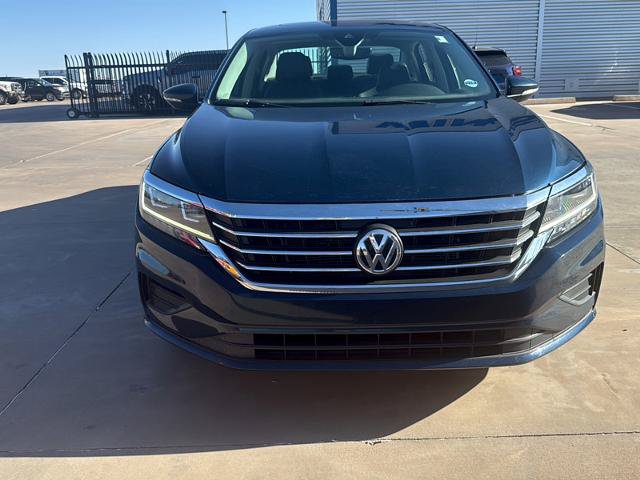 Used 2022 Volkswagen Passat 2.0T SE FWD image 2