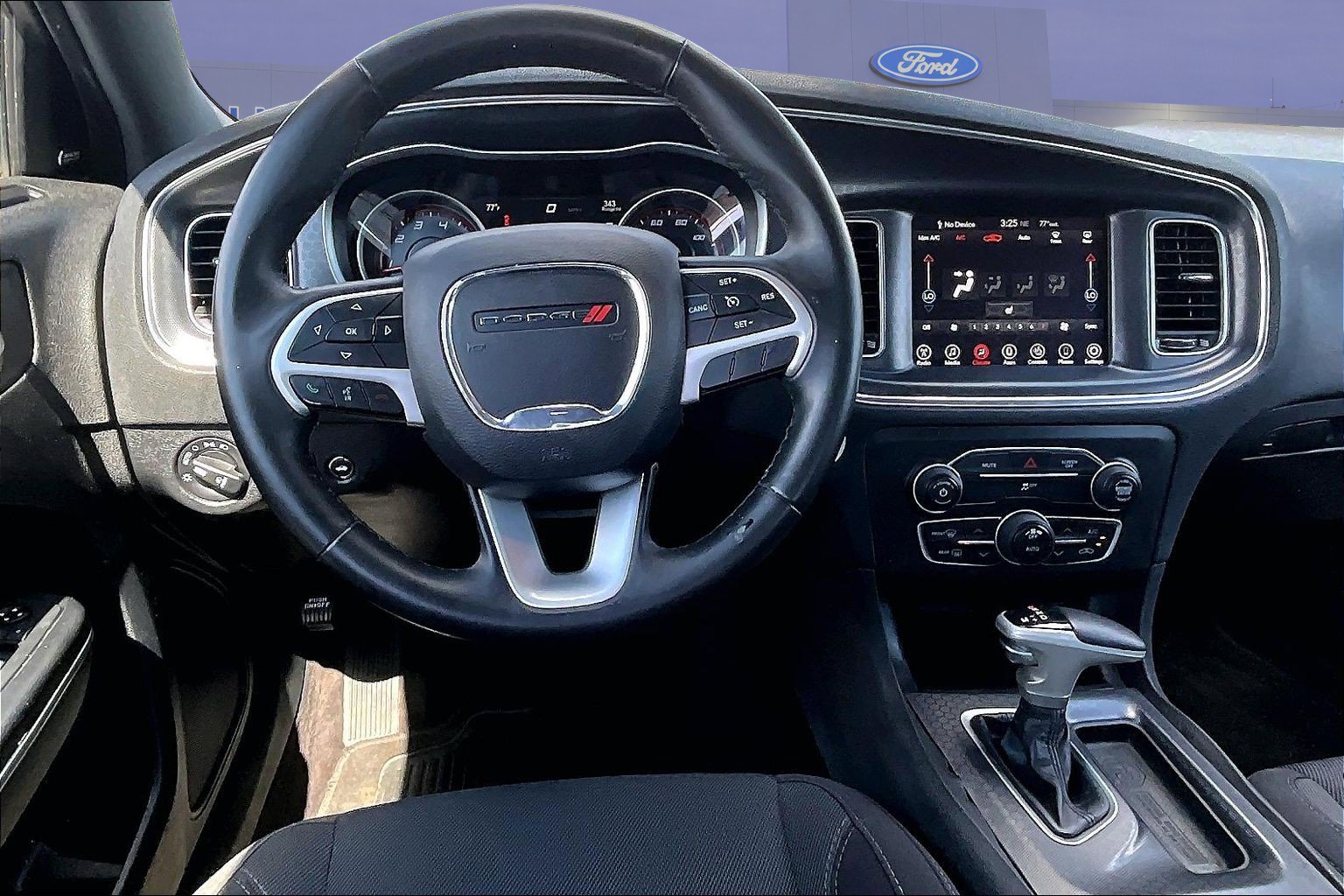 Used 2017 Dodge Charger SXT RWD image 8