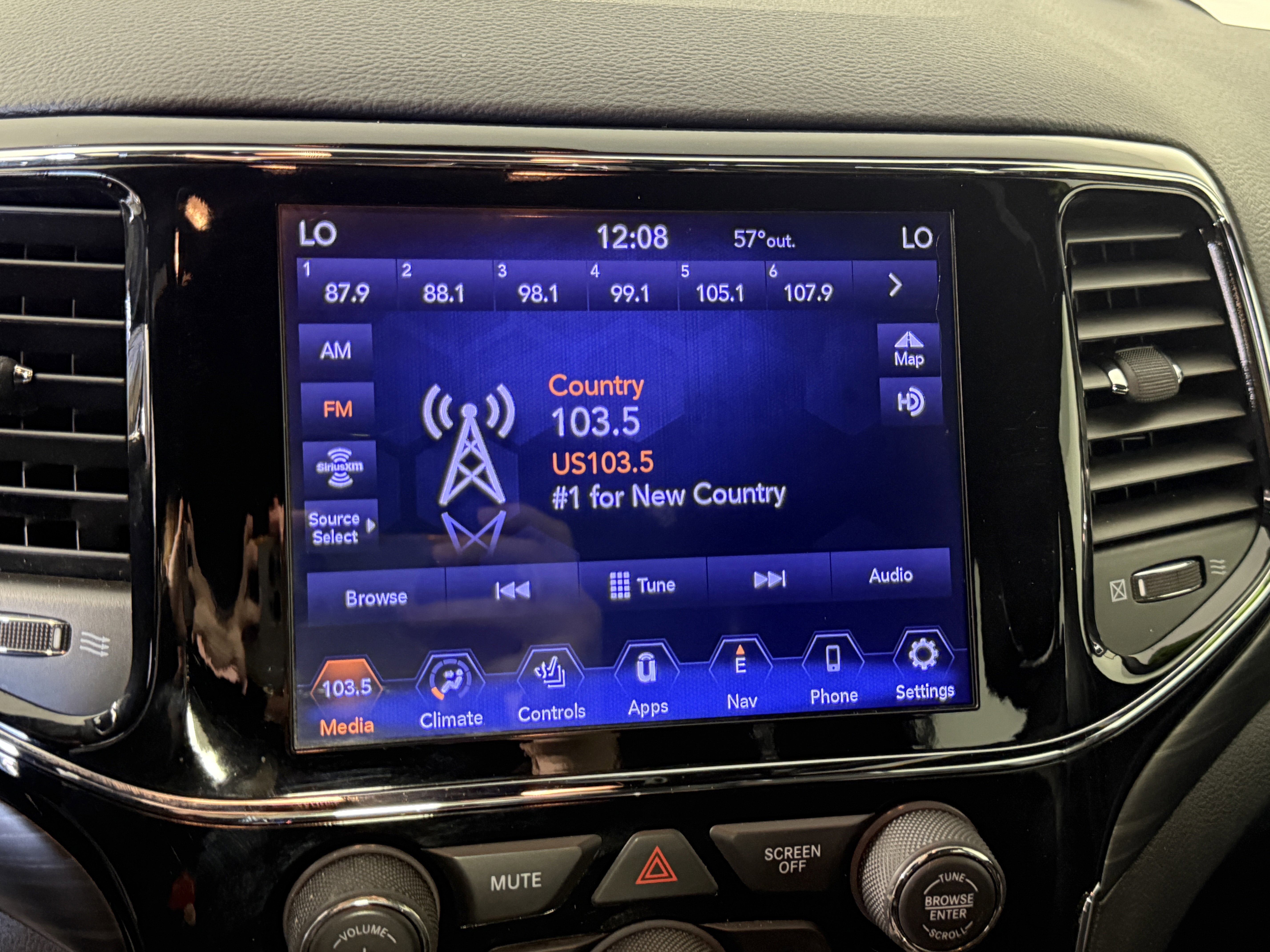 Used 2020 Jeep Grand Cherokee Altitude image 19